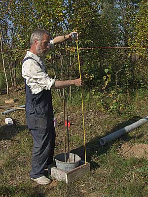 Измерение высоты для установки столбов на одном уровне